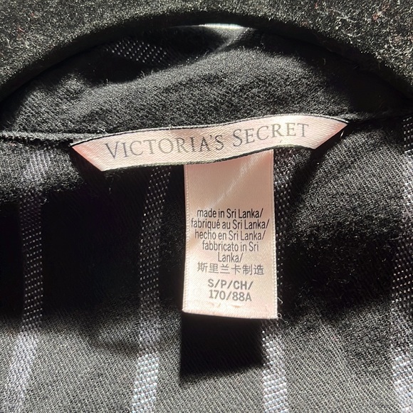 Adorable Victoria’s Secret pajamas! - Picture 4 of 4